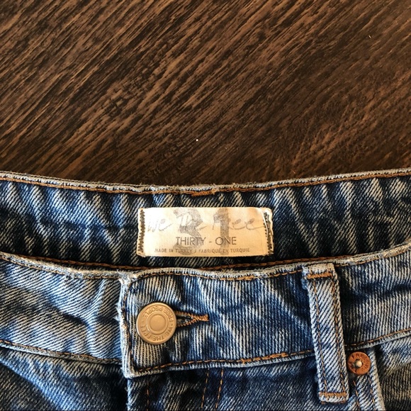 Free People Distressed Boyfriend Jeans - Picture 4 of 4